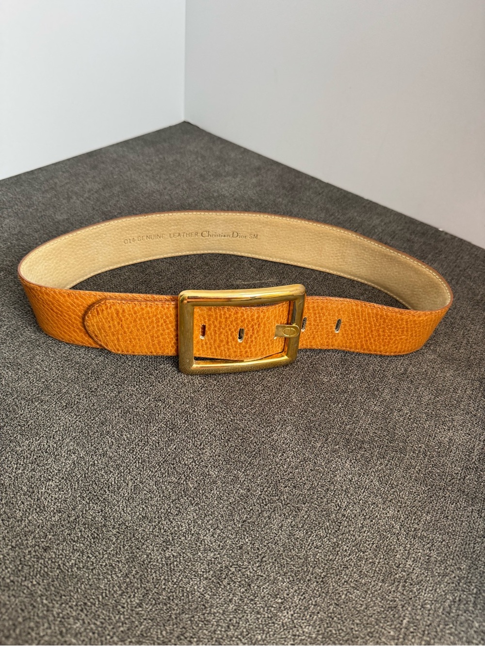 Vintage 80’s Christian Dior Women’s Tan Leather Belt with Gold Buckle Size SM - Picture 2 of 8